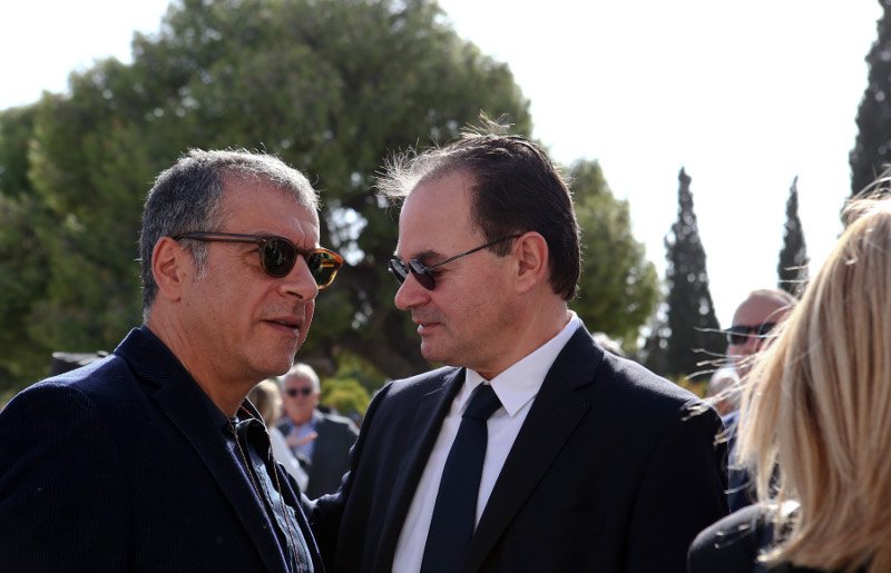 Το τελευταίο αντίο στον Γιάννη Καψή -Ηταν όλοι εκεί [εικόνες] | iefimerida.gr 12