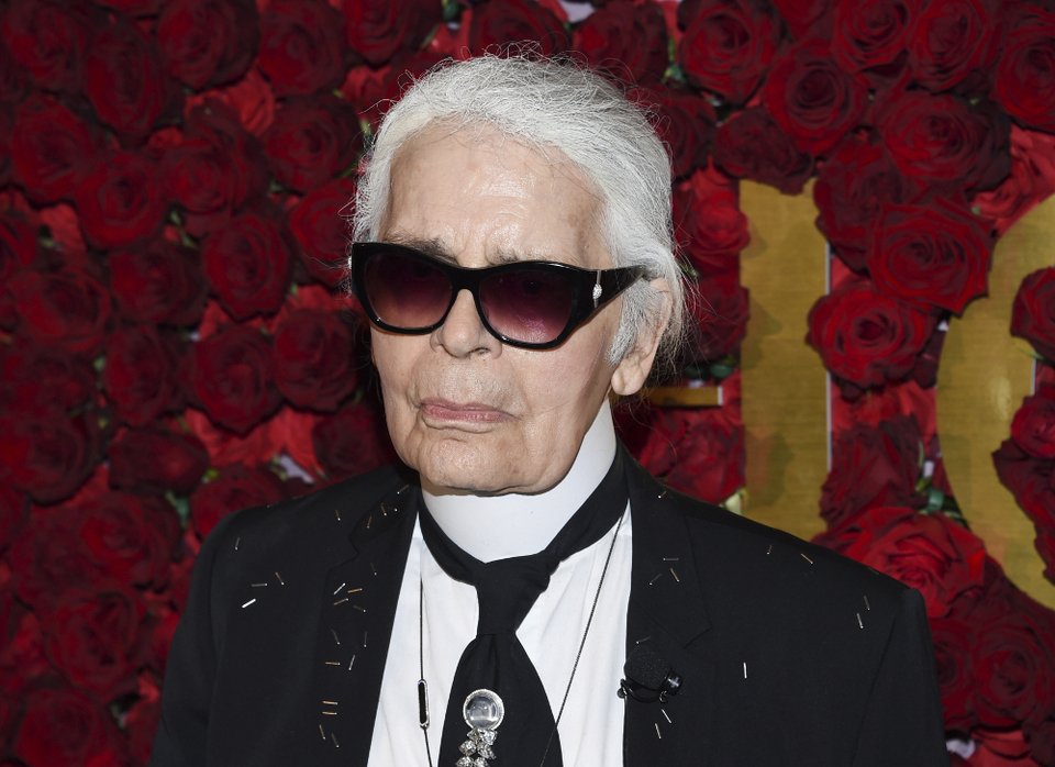 Ο Καρλ Λάγκερφελντ σκίτσαρε τον Γουαϊινστάιν ως γουρούνι [εικόνα]  | iefimerida.gr 1