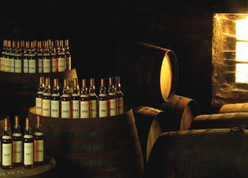 Επιασαν «Κώτσο» τον Kινέζο: Πλήρωσε 9.000 ευρώ για ένα ποτήρι ουίσκι -Τελικά ήταν μαϊμού [εικόνες] | iefimerida.gr 0