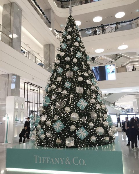 Στο Instagram άρχισαν να στολίζουν ήδη τα χριστουγεννιάτικα δέντρα [εικόνες] | iefimerida.gr 6