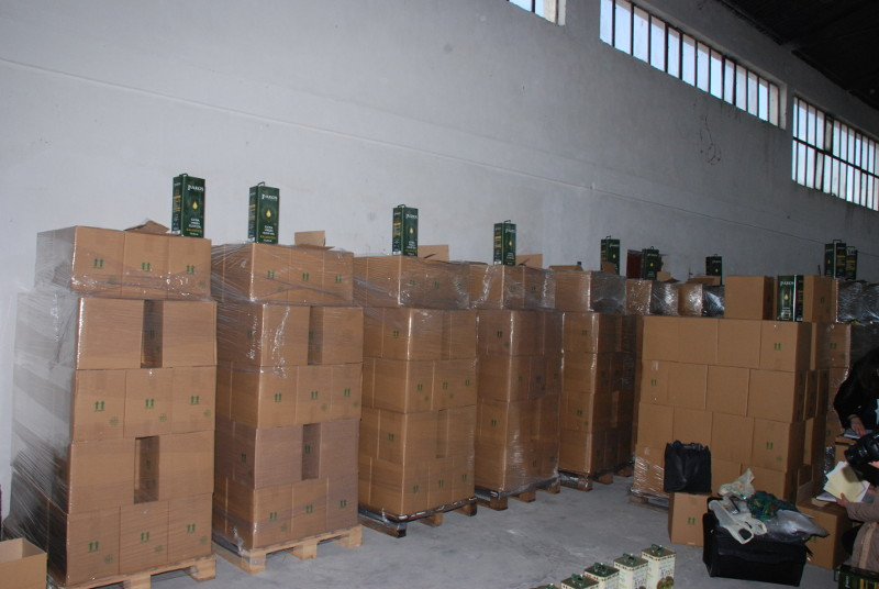 Εξάρθρωση εγκληματικής οργάνωσης για νοθεία τεράστιας ποσότητας λαδιού -7 συλλήψεις [εικόνες] | iefimerida.gr 1