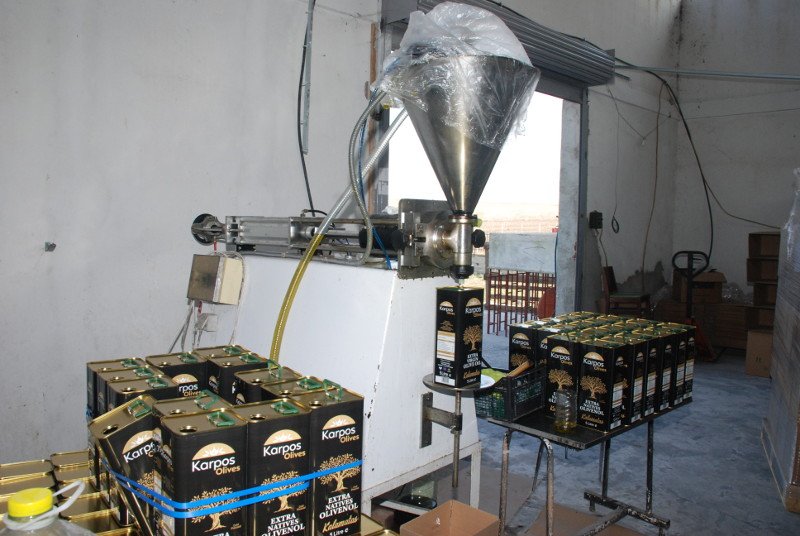 Εξάρθρωση εγκληματικής οργάνωσης για νοθεία τεράστιας ποσότητας λαδιού -7 συλλήψεις [εικόνες] | iefimerida.gr 0