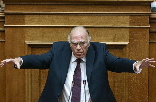Ψηφίστηκε ο «μποναμάς» στη Βουλή -Σκληρή κόντρα Τσίπρα-Μητσοτάκη | iefimerida.gr 1