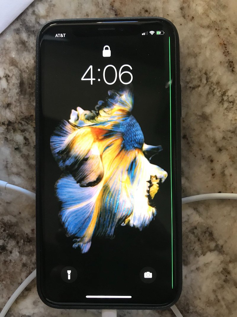 «Πράσινη γραμμή θανάτου»: Το πρώτο ελάττωμα του iPhone X -Οργή από τους φαν του [εικόνες] | iefimerida.gr 0