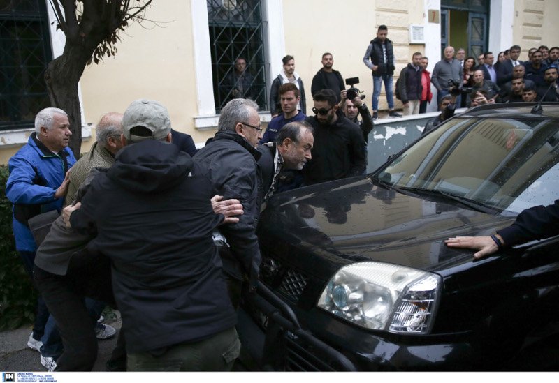 Ξυλοκόπησαν τον δολοφόνο της Δώρας -«Αλήτη, μου έφαγες το παιδί» [βίντεο] | iefimerida.gr 7