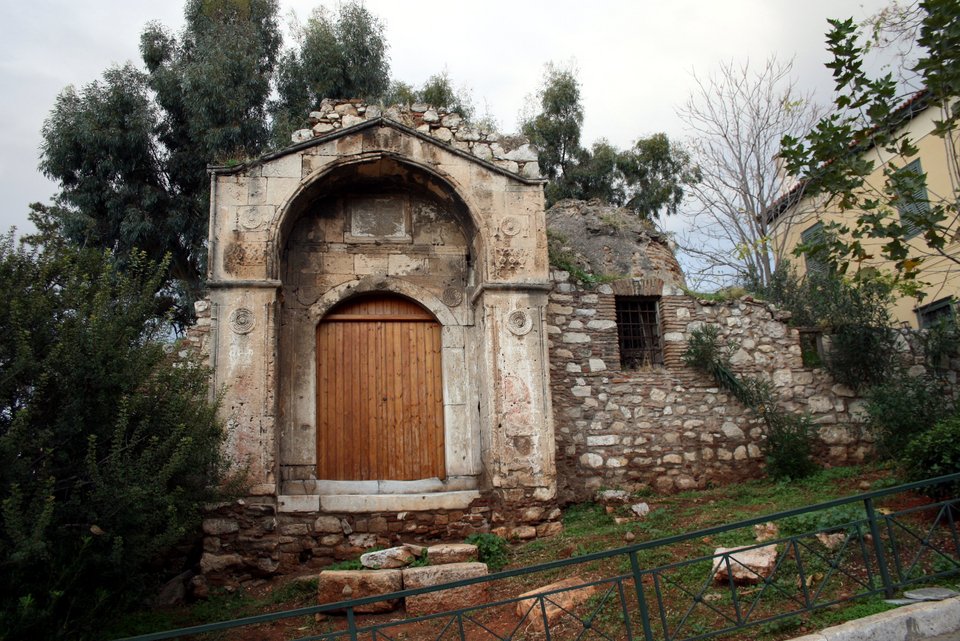 Μεντρεσές, το απομεινάρι των Οθωμανών στην Πλάκα -«Χαιρέτα μου τον πλάτανο!» [εικόνες] | iefimerida.gr 0