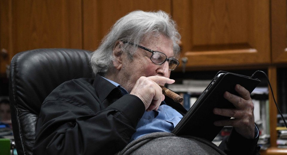 Ο Μίκης Θεοδωράκης κάνει πρόβα με τη Μαίρη Λίντα για τη συναυλία τους στο Παλλάς [εικόνες] | iefimerida.gr 5