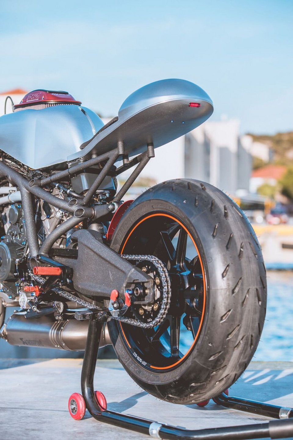 Η πρώτη ελληνική μοτοσικλέτα είναι γεγονός -Με vintage αισθητική [εικόνες]  | iefimerida.gr 3