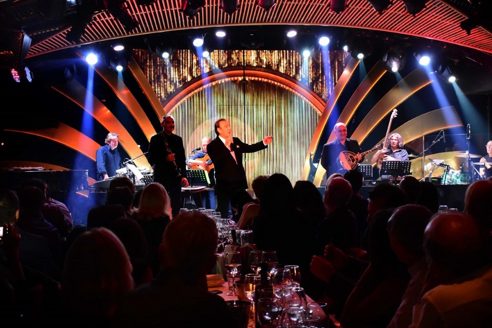 Η Αντζελα Γκερέκου με την κόρη της στην πρεμιέρα του Βοσκόπουλου [εικόνες] | iefimerida.gr 0