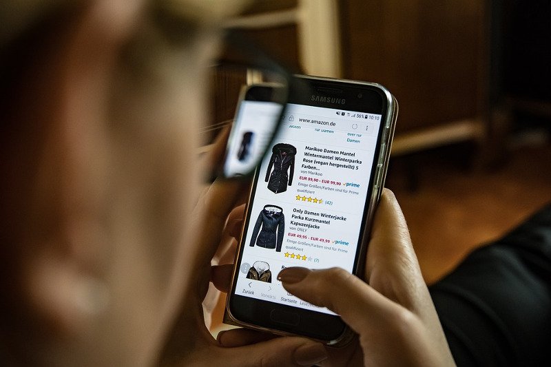Black Friday: Ολα όσα πρέπει να γνωρίζουν οι καταναλωτές για τις εκπτώσεις έως 80% | iefimerida.gr 0