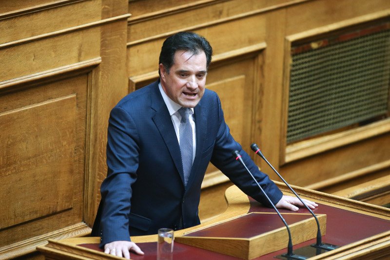 Μονομαχία Τσίπρα-Μητσοτάκη: «Βόμβες» στη Βουλή, μισόλογα για τον μεσάζοντα | iefimerida.gr 12