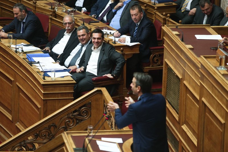 Μονομαχία Τσίπρα-Μητσοτάκη: «Βόμβες» στη Βουλή, μισόλογα για τον μεσάζοντα | iefimerida.gr 11