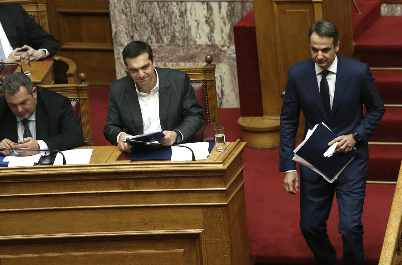 Μονομαχία Τσίπρα-Μητσοτάκη: «Βόμβες» στη Βουλή, μισόλογα για τον μεσάζοντα | iefimerida.gr 0