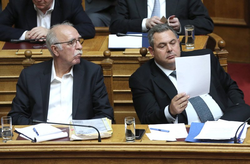 Μονομαχία Τσίπρα-Μητσοτάκη: «Βόμβες» στη Βουλή, μισόλογα για τον μεσάζοντα | iefimerida.gr 7