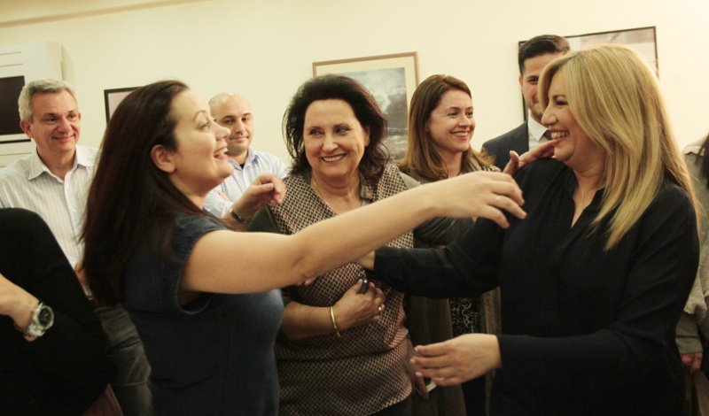 Πανηγύρια στη Χ. Τρικούπη για τη νίκη Γεννηματά [εικόνες] | iefimerida.gr 17