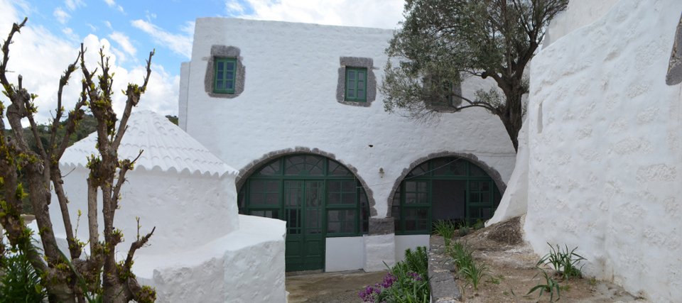 Πάτμος: Ανακάλυψαν κελιά και άγνωστες κρύπτες σε έργα στο Σπήλαιο της Αποκάλυψης [εικόνες]  | iefimerida.gr 3