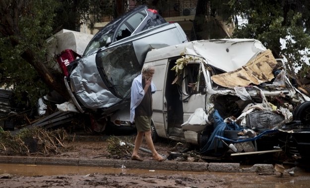 Μάνδρα Αττικής: Μια πόλη χτισμένη πάνω σε μπαζωμένα ρέματα [εικόνες] | iefimerida.gr 3