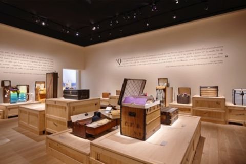 «Volez, Voguez, Voyagez»: Η ιστορία των αποσκευών σε έκθεση του οίκου Louis Vuitton στη Νέα Υόρκη [εικόνες & βίντεο] | iefimerida.gr 2