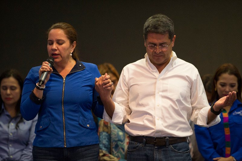 Εκλογές στην Ονδούρα: Ο πρόεδρος Ερνάντες ανακηρύσσει τον εαυτό του νικητή [εικόνες] | iefimerida.gr 4