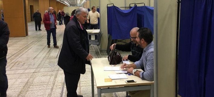 Ψήφισε και ο Παναγιώτης Ψωμιάδης στις εκλογές της Κεντροαριστεράς | iefimerida.gr 0