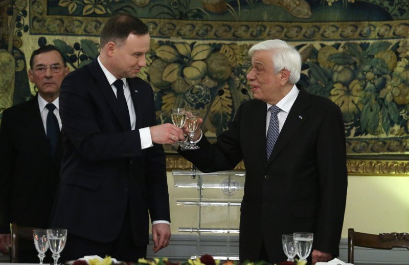 Παυλόπουλος στον πρόεδρο της Πολωνίας: Δεν ταξιδεύουμε με πηδάλια ιδιοτέλειας στην Ε.Ε. [εικόνες] | iefimerida.gr 1