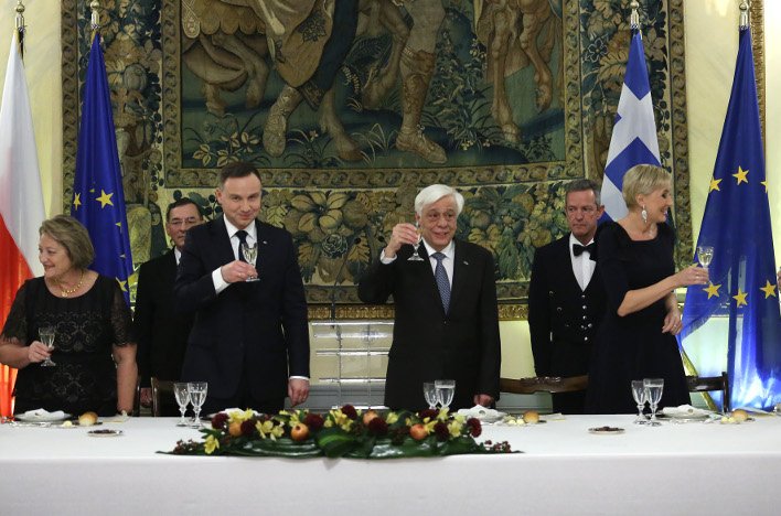Παυλόπουλος στον πρόεδρο της Πολωνίας: Δεν ταξιδεύουμε με πηδάλια ιδιοτέλειας στην Ε.Ε. [εικόνες] | iefimerida.gr 2