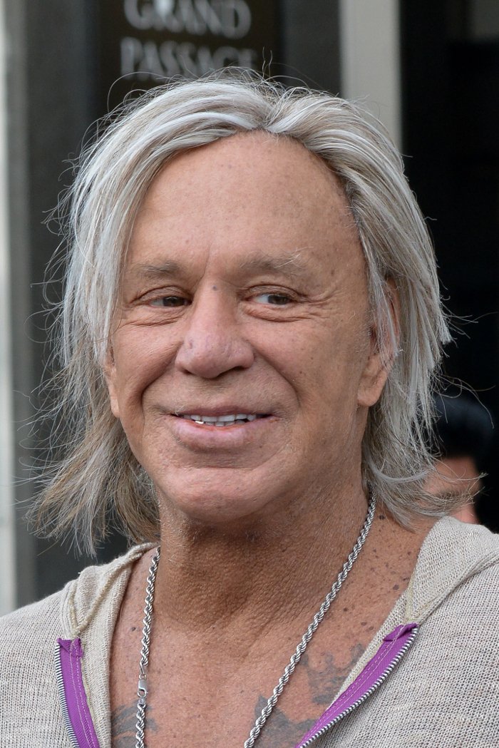 Ο ξεμωραμένος Μίκι Ρουρκ -Με κοιλιά έξω, αγνώριστος από τις πλαστικές [εικόνες] | iefimerida.gr 2