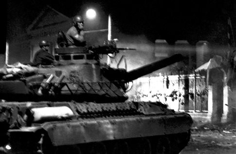 Πολυτεχνείο:Οι τέσσερις ημέρες που έμειναν στην ιστορία -Οι φοιτητές, οι συνελεύσεις, η εξέγερση, τα τανκς | iefimerida.gr 2