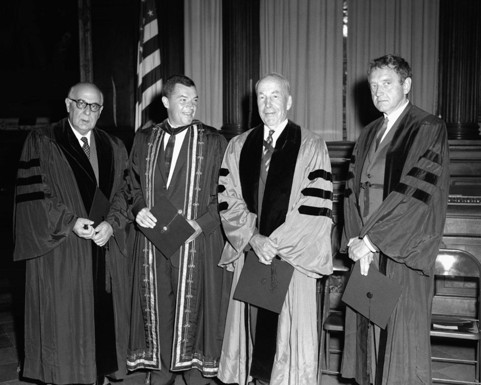 Εκθεση-αφιέρωμα στον Σεφέρη: Το Νόμπελ, τα χειρόγραφα και τα έργα κορυφαίων που ενέπνευσε [εικόνες]  | iefimerida.gr 0