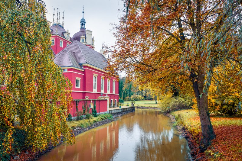 Σε αυτή τη μικρή, άγνωστη, αλλά πανέμορφη ευρωπαϊκή πόλη γυρίζει το Χόλιγουντ τις ταινίες του [εικόνες] | iefimerida.gr 0