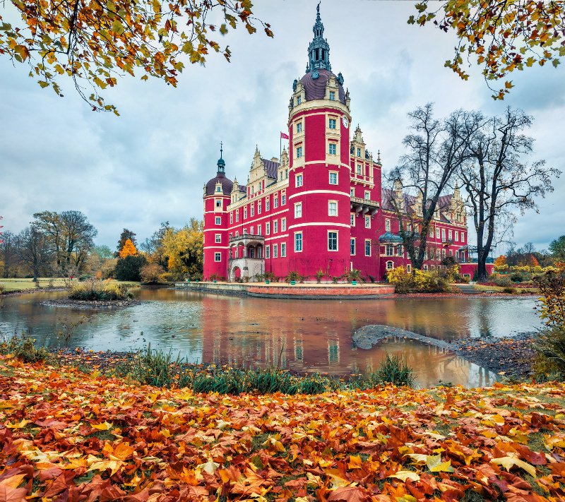 Σε αυτή τη μικρή, άγνωστη, αλλά πανέμορφη ευρωπαϊκή πόλη γυρίζει το Χόλιγουντ τις ταινίες του [εικόνες] | iefimerida.gr 3