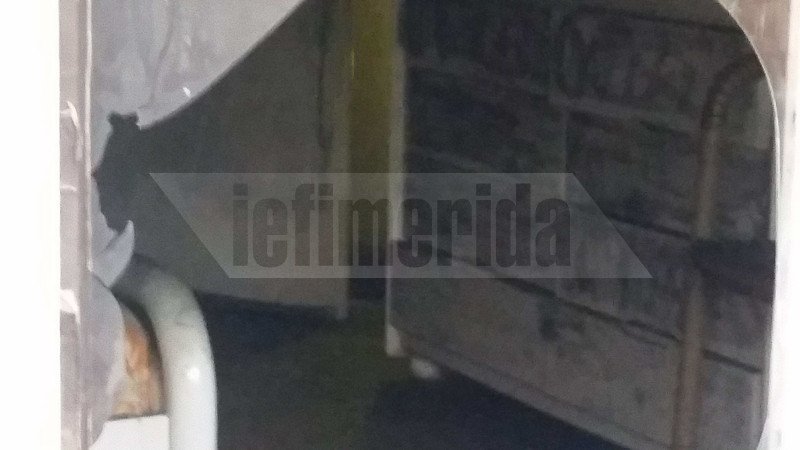 Αποκλειστικό: Καμένα έπιπλα και μαυρισμένοι τοίχοι -Εκεί που ο πατέρας αυτοκτόνησε με τα δύο παιδιά του [εικόνες]  | iefimerida.gr 6