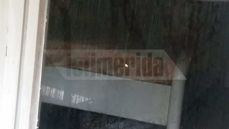 Αποκλειστικό: Καμένα έπιπλα και μαυρισμένοι τοίχοι -Εκεί που ο πατέρας αυτοκτόνησε με τα δύο παιδιά του [εικόνες]  | iefimerida.gr 8