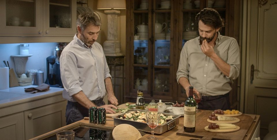 «Τέλειοι Ξένοι»: Η συμπαραγωγή της Nova έρχεται αποκλειστικά στο Novacinema1HD [εικόνες & βίντεο] | iefimerida.gr 2