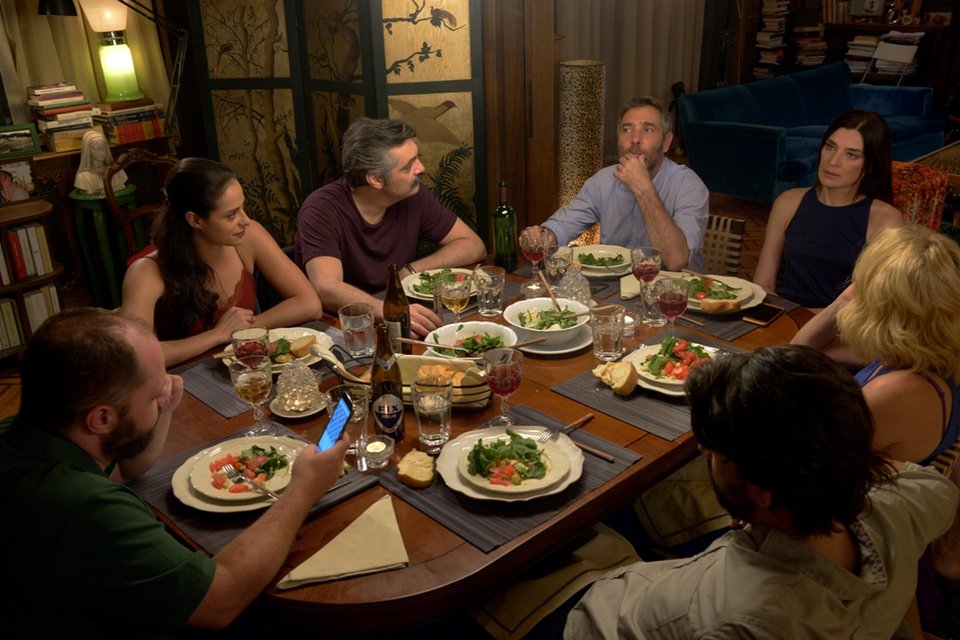 «Τέλειοι Ξένοι»: Η συμπαραγωγή της Nova έρχεται αποκλειστικά στο Novacinema1HD [εικόνες & βίντεο] | iefimerida.gr 3