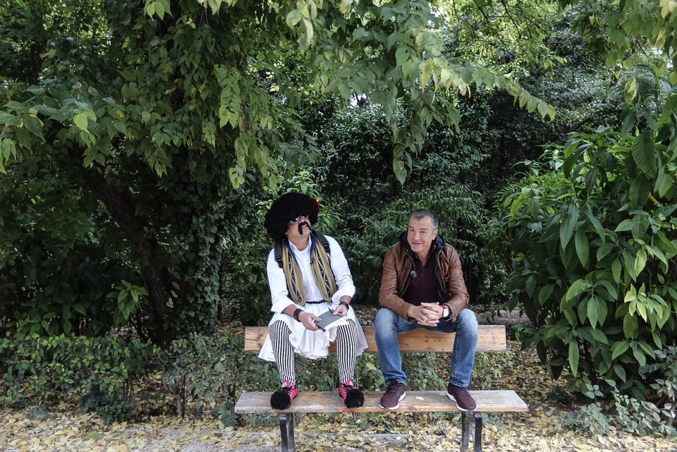 Ο Σταύρος Θεοδωράκης στην Ελληνοφρένεια -Συζήτηση με τον...Τσολιά στον Εθνικό Κήπο [εικόνες] | iefimerida.gr 0