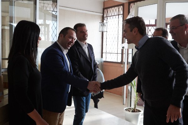 Περιοδεία Μητσοτάκη στη Θεσπρωτία: Οι δεσμεύσεις σε κατοίκους, φορείς και κτηνοτρόφους [εικόνες] | iefimerida.gr 0