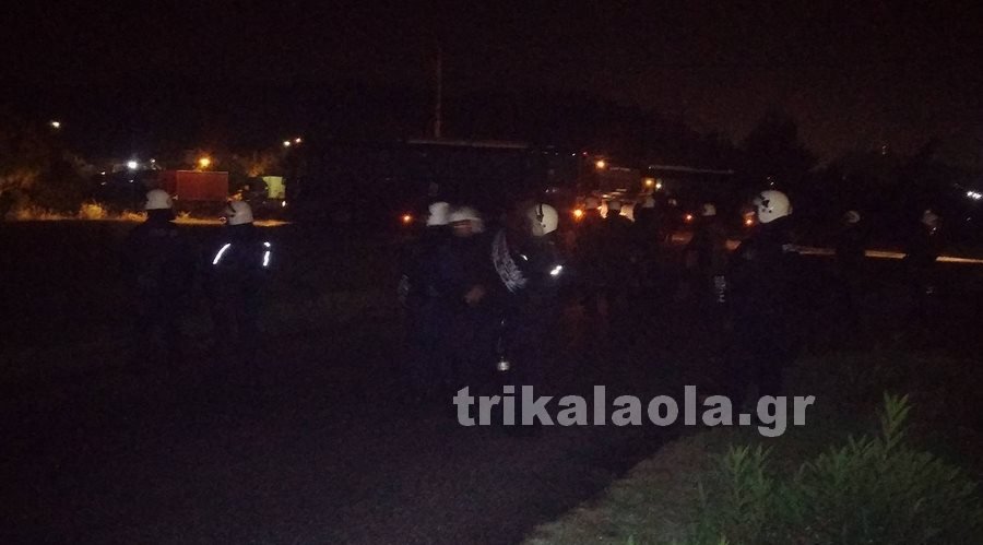 Αγριες συμπλοκές στα Τρίκαλα έξω από ομιλία του Μιχαλολιάκου [εικόνες & βίντεο] | iefimerida.gr 0