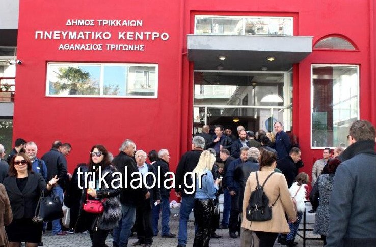 Ηρθε από τη Γερμανία μόνο για να ψηφίσει -Ουρές στα Τρίκαλα [εικόνες] | iefimerida.gr 2