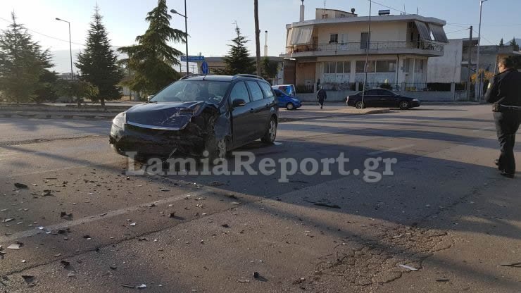 Λαμία: Τροχαίο ατύχημα έξω από σχολείο -Τραυματίστηκαν δύο μαθήτριες [εικόνες] | iefimerida.gr 1