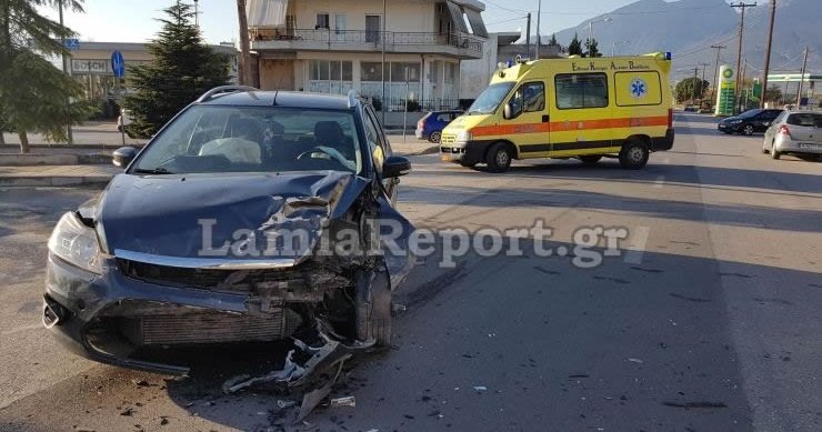 Λαμία: Τροχαίο ατύχημα έξω από σχολείο -Τραυματίστηκαν δύο μαθήτριες [εικόνες] | iefimerida.gr 2