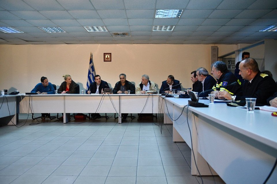 Τσίπρας από Μάνδρα: Σπάνιο και ακραίο φαινόμενο έφερε την καταστροφή  [εικόνες & βίντεο] | iefimerida.gr 9