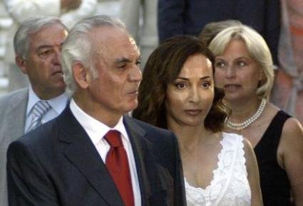 Ακης-Βίκυ: Από το χλιδάτο love story με τις μίζες, στη «μικρή, φτωχή μου αγάπη»! | iefimerida.gr 3