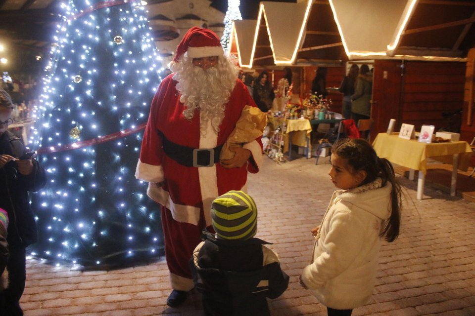 Τα Χριστούγεννα στη Θεσσαλονίκη ένα αστέρι θα πέφτει πάνω στον Λευκό Πύργο [εικόνες]  | iefimerida.gr 1