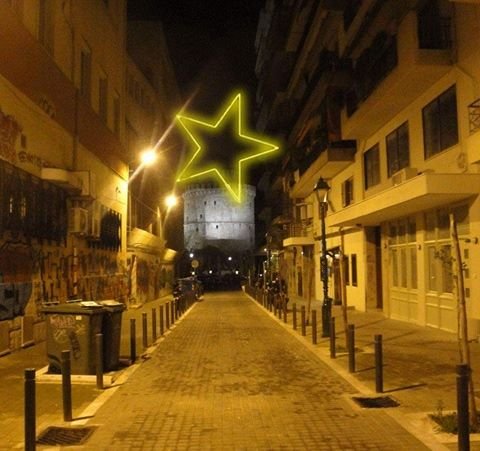 Τα Χριστούγεννα στη Θεσσαλονίκη ένα αστέρι θα πέφτει πάνω στον Λευκό Πύργο [εικόνες]  | iefimerida.gr 3