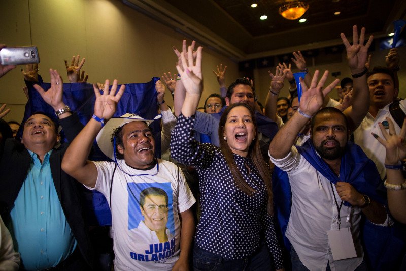 Εκλογές στην Ονδούρα: Ο πρόεδρος Ερνάντες ανακηρύσσει τον εαυτό του νικητή [εικόνες] | iefimerida.gr 2