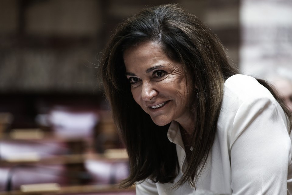 Η πιο δυνατή χριστουγεννιάτικη ανάμνηση: Καϊλή, Ντόρα, Αδωνις και 3 πολιτικοί ακόμη, θυμούνται | iefimerida.gr 1