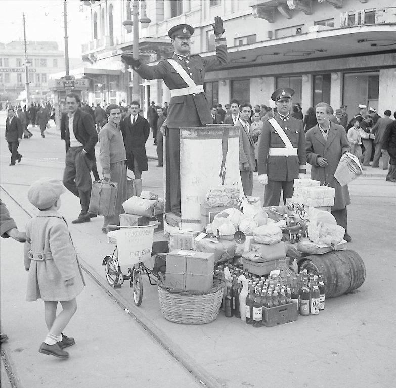 Vintage: Η χριστουγεννιάτικη παλιά Αθήνα -Σπάνιες, ρετρό εικόνες άλλης εποχής | iefimerida.gr 10