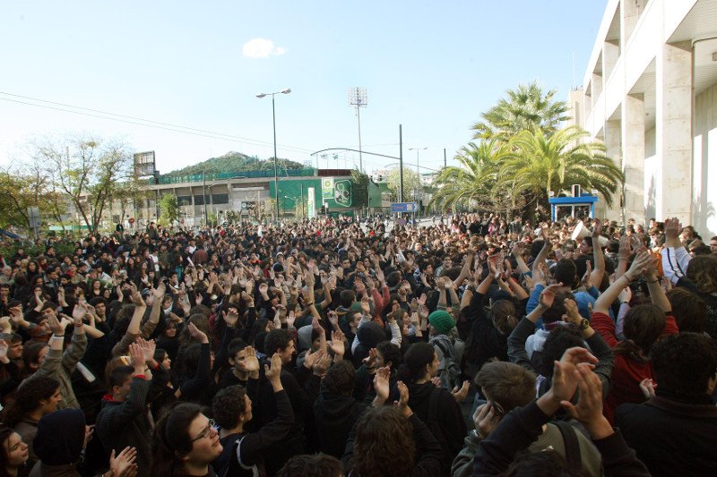 Το βράδυ που δολοφονήθηκε ο Αλέξανδρος Γρηγορόπουλος και ο Δεκέμβρης της oργής που ακολούθησε [εικόνες & βίντεο] | iefimerida.gr 11