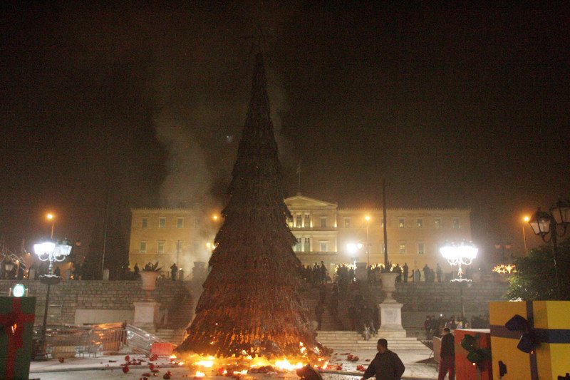 Το βράδυ που δολοφονήθηκε ο Αλέξανδρος Γρηγορόπουλος και ο Δεκέμβρης της oργής που ακολούθησε [εικόνες & βίντεο] | iefimerida.gr 23